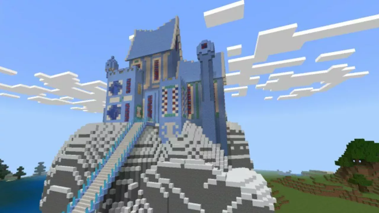 Beautiful Building from Ice Castle Map for Minecraft PE