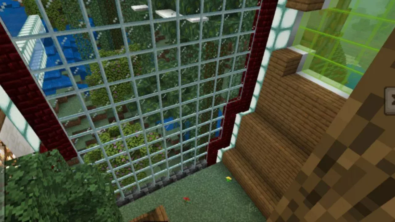 Big Windows from Mountain Survival House Map for Minecraft PE
