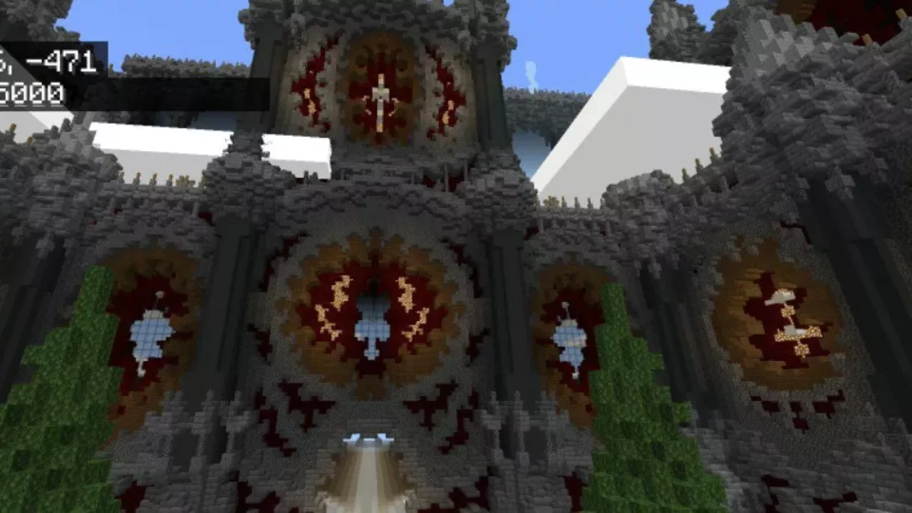 Huge Castle from Castle Interior Map for Minecraft PE